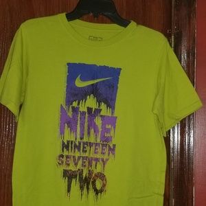 Teen Nike Shirt XL